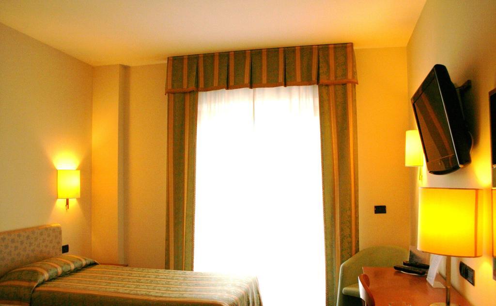 Savant Hotel Lamezia Terme Rum bild