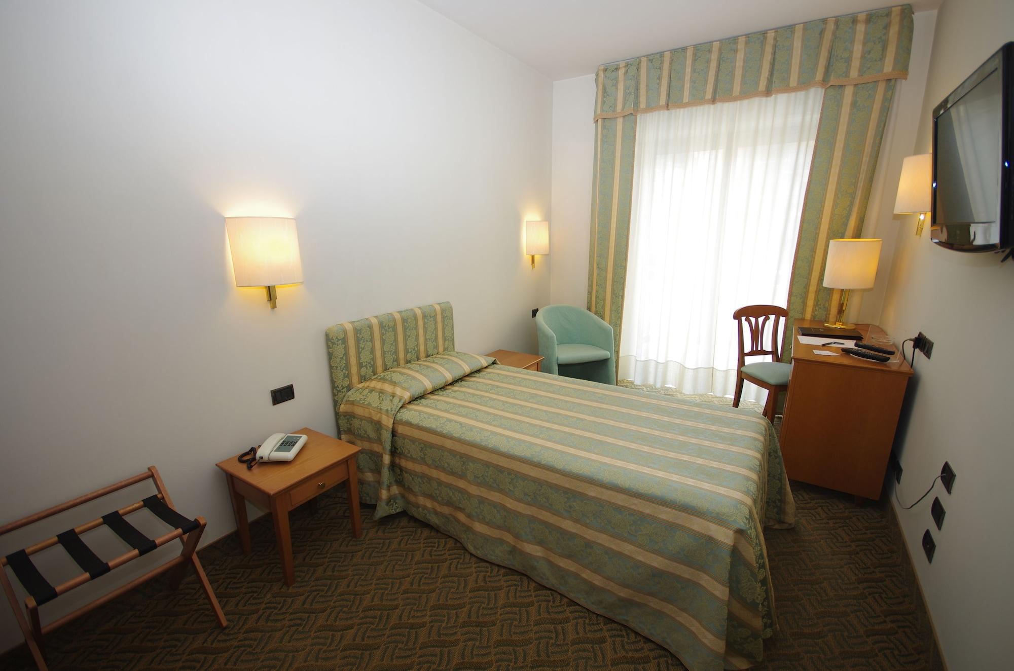 Savant Hotel Lamezia Terme Exteriör bild