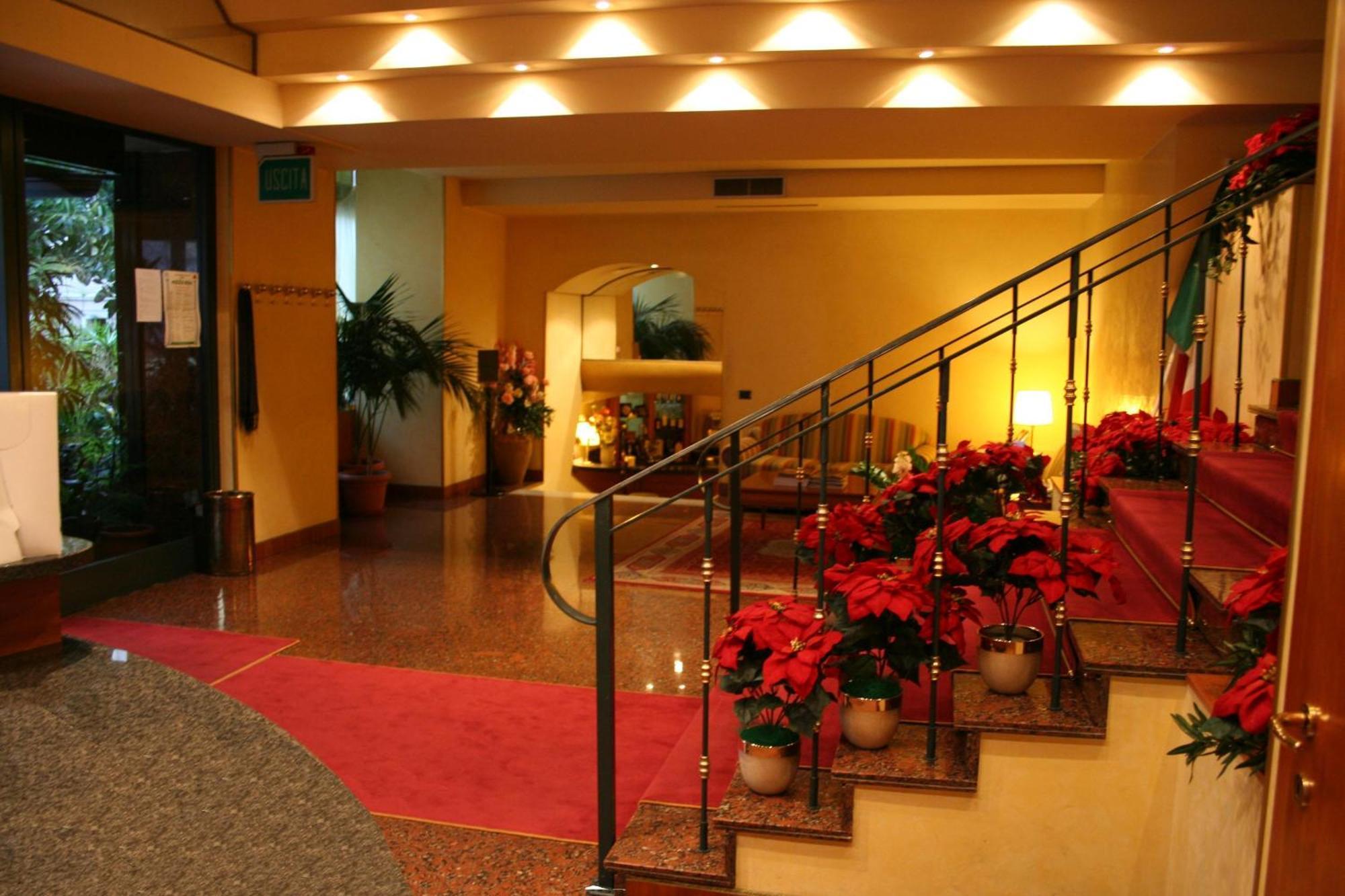 Savant Hotel Lamezia Terme Exteriör bild