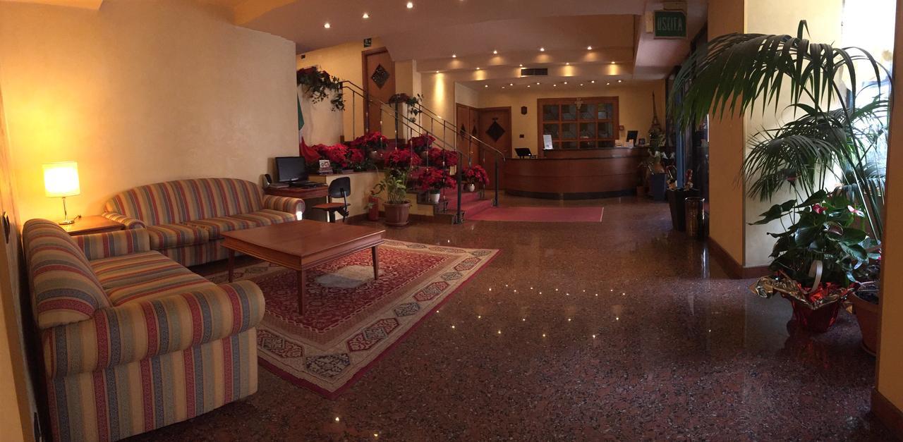 Savant Hotel Lamezia Terme Exteriör bild